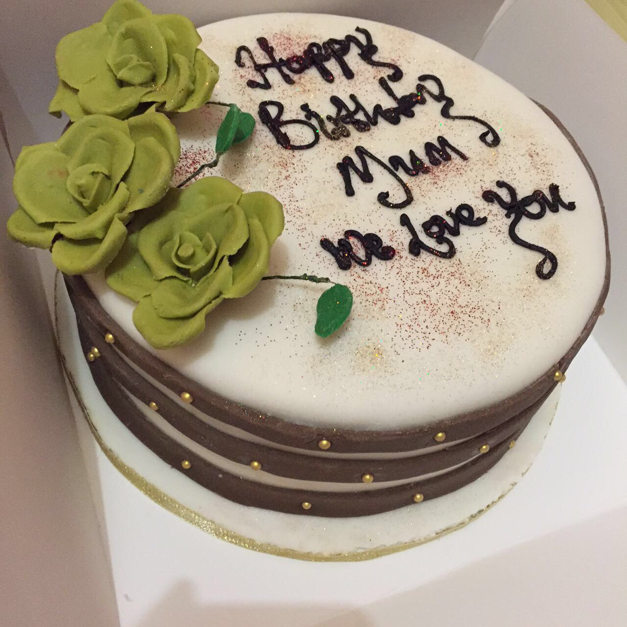 HBD MAMA fondant Cake