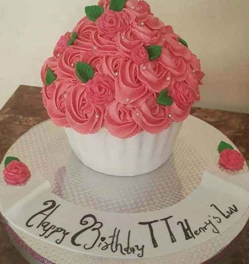 Giant cupcake Enugu