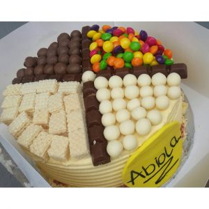 CreamyPastels chocolate topper cake