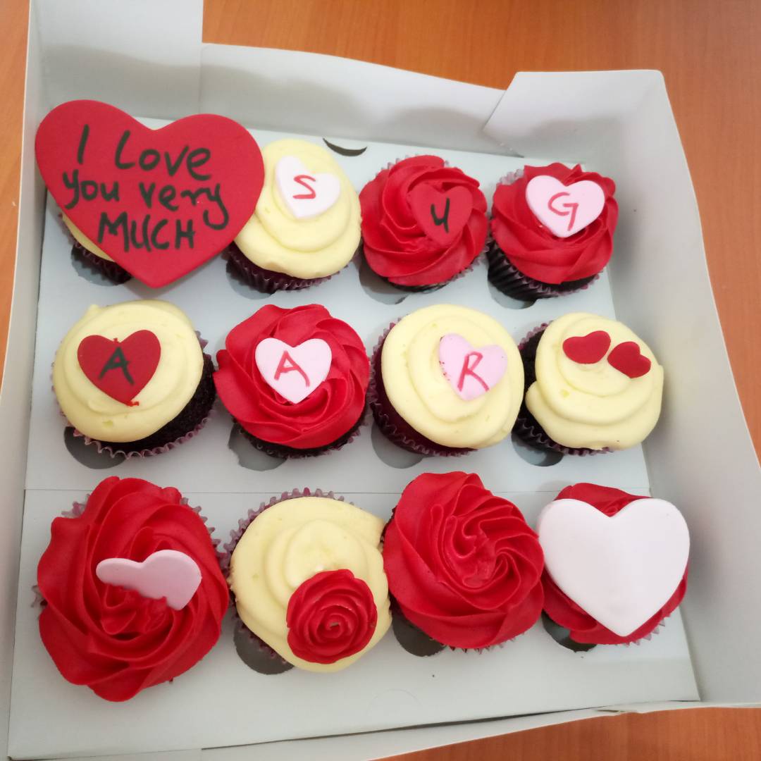 Kaduna: Valentine Mixed Cupcakes