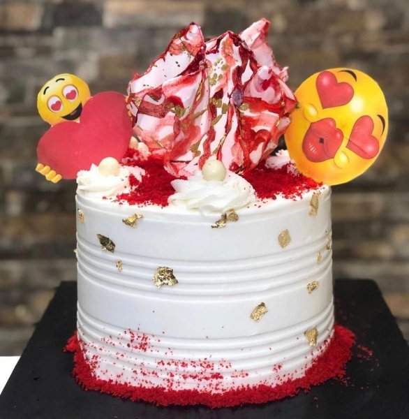 valentines Cake in sagamu
