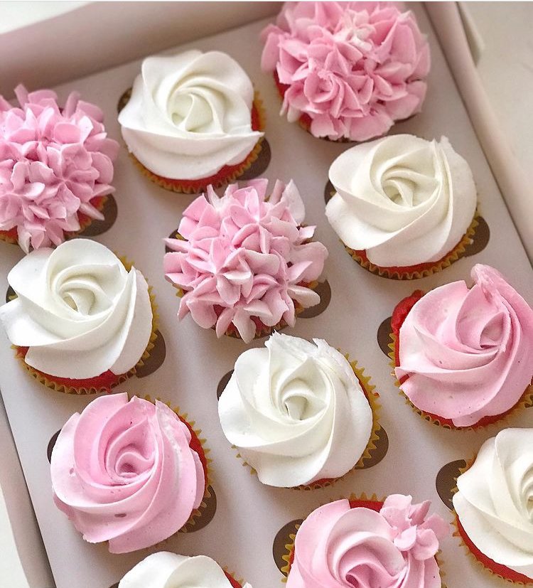 Sweettooth vanilla cupcakes