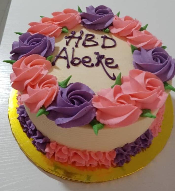 Round Abeke Cake